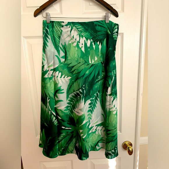 NWT Ralph Lauren Midi Skirt: Resort Collection, Green Leaves, Elastic Waist, 12P - Picture 2 of 15